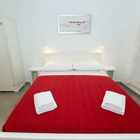 Old City Studio Apartment *